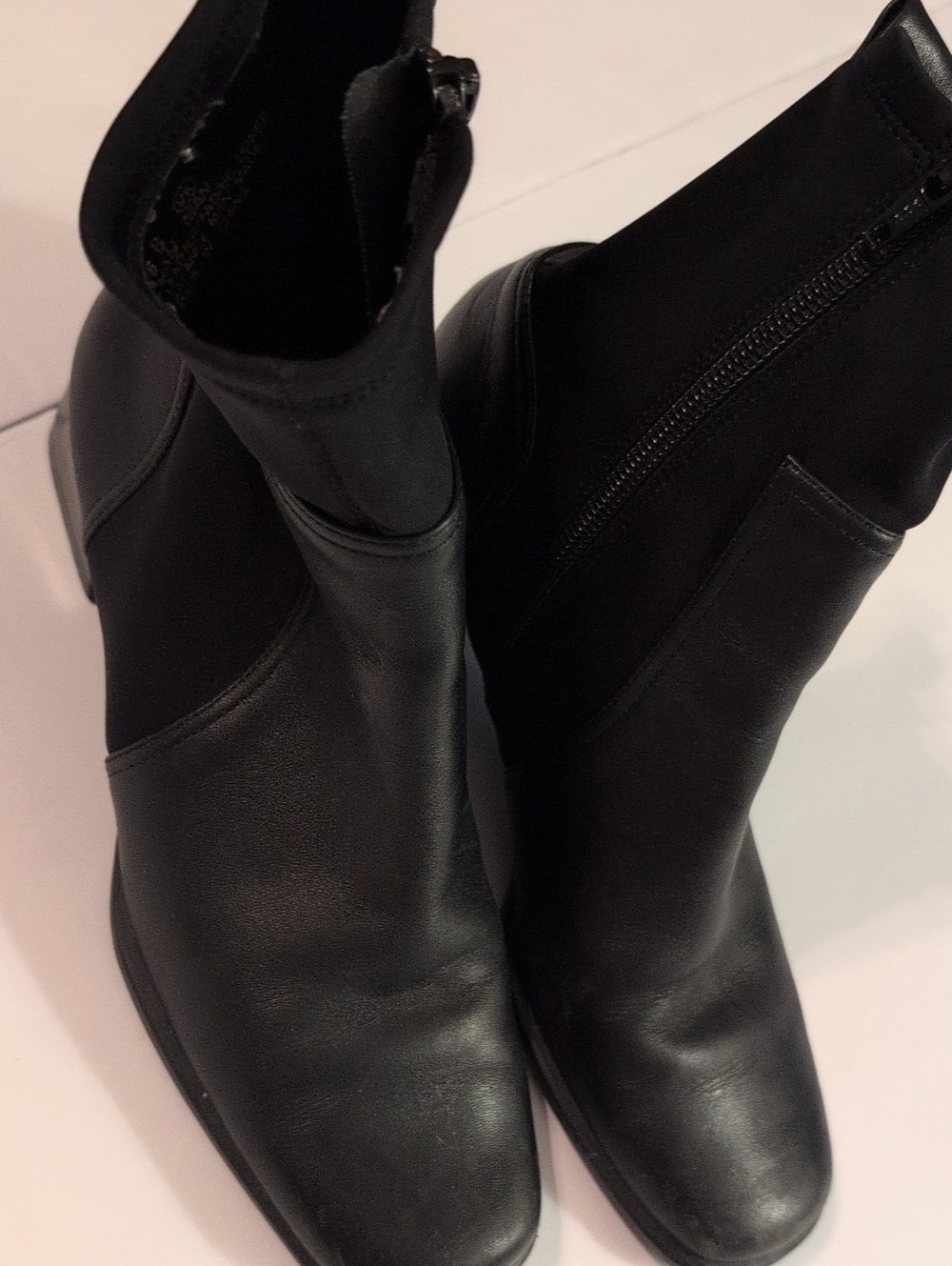 Aerosoles Black Leather Zip Up Loafers Sz 6